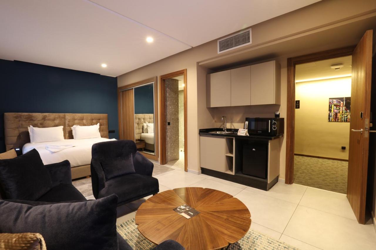 Address 4* Casa Blanca